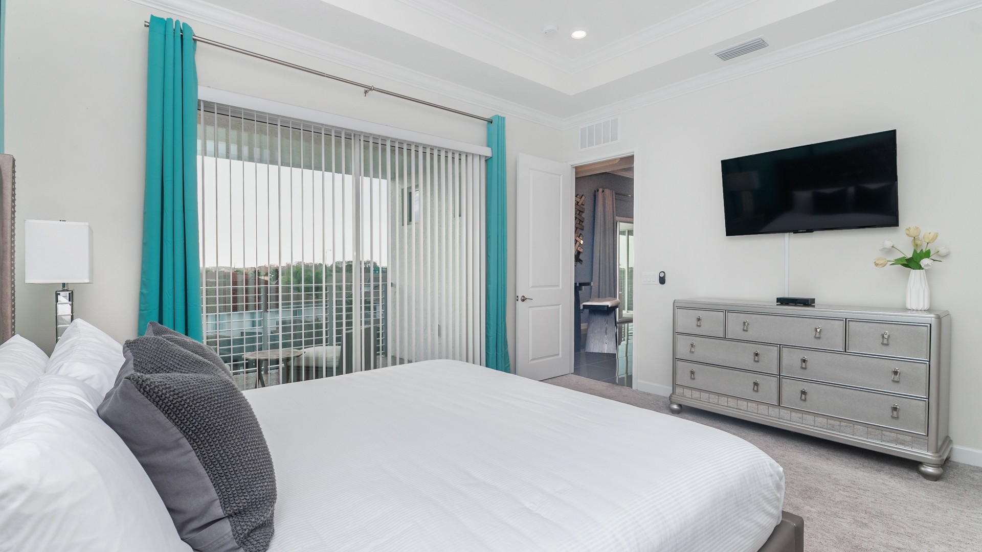 6 Storey Lake Resort 3 Bed Apartment Master Bedroom